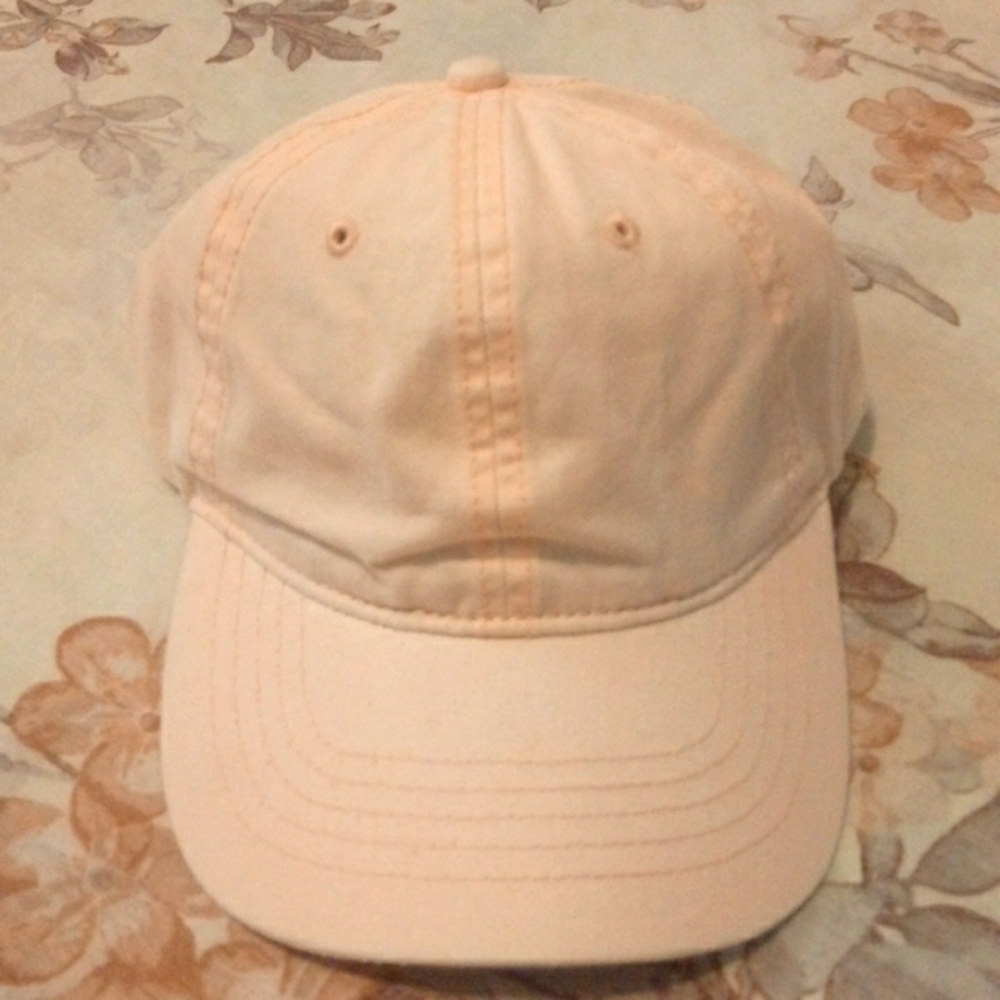 NWT Women's Hat